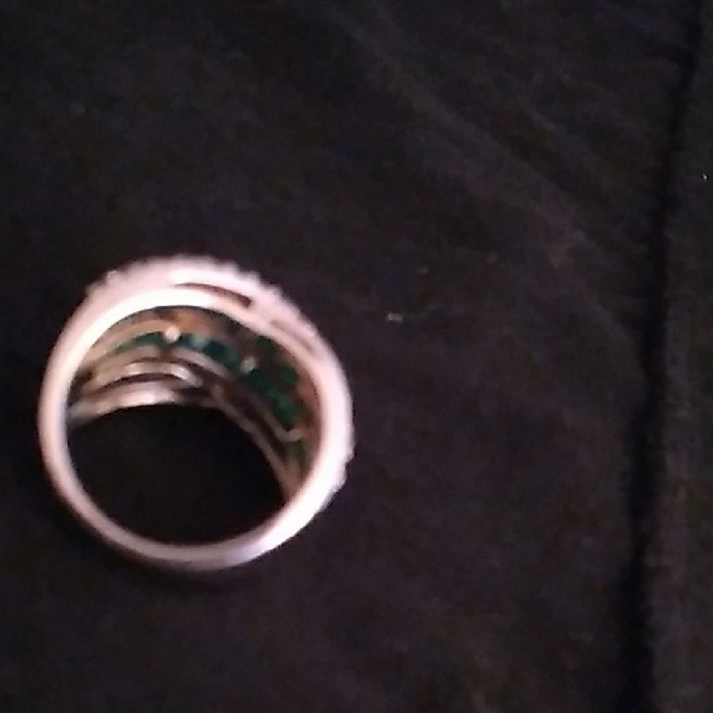 Source Unknown Silver And Emerald Green Ring - image 2